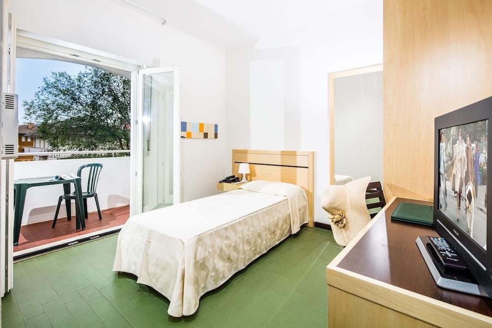 Hotel La Pergola Lignano Sabbiadoro Dış mekan fotoğraf