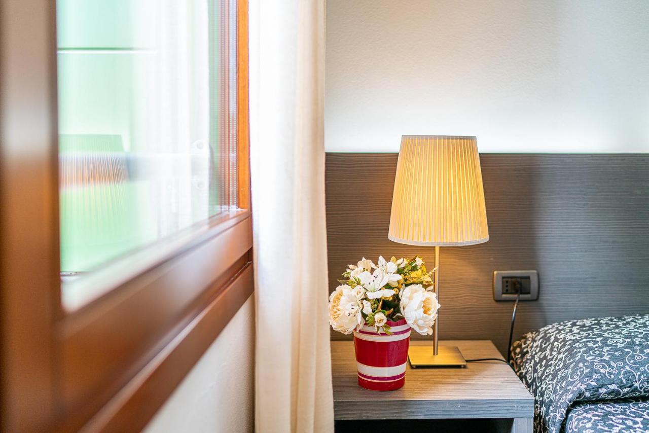 Hotel La Pergola Lignano Sabbiadoro Dış mekan fotoğraf