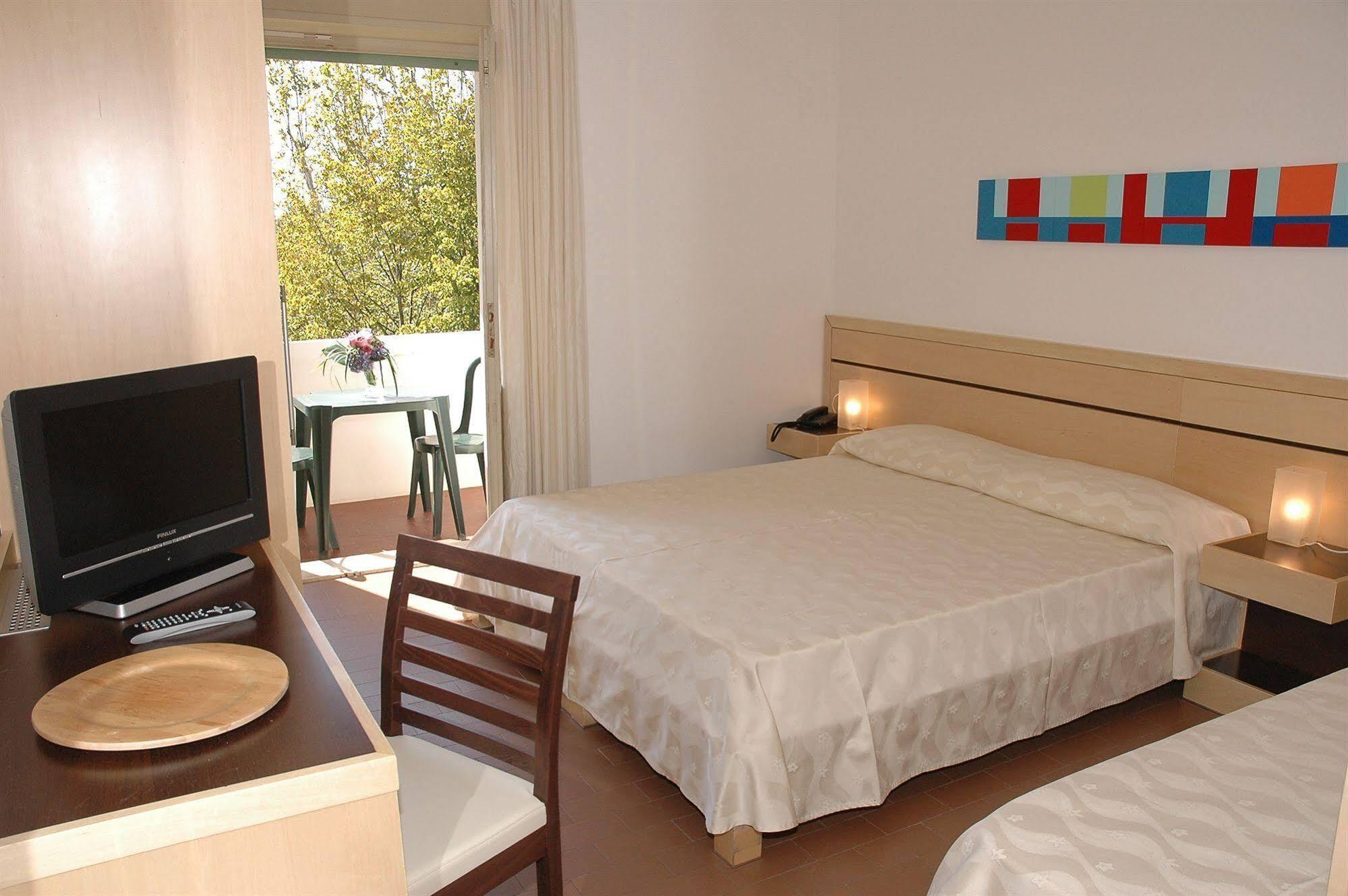 Hotel La Pergola Lignano Sabbiadoro Dış mekan fotoğraf